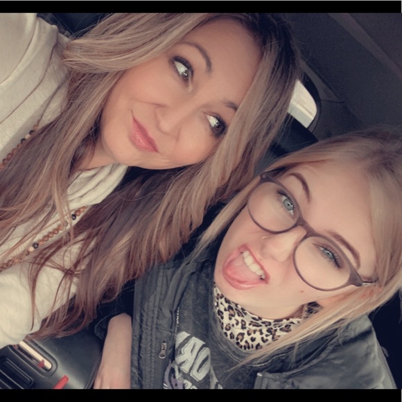 Meet your Posher, Marsha - Picture 1 of 4